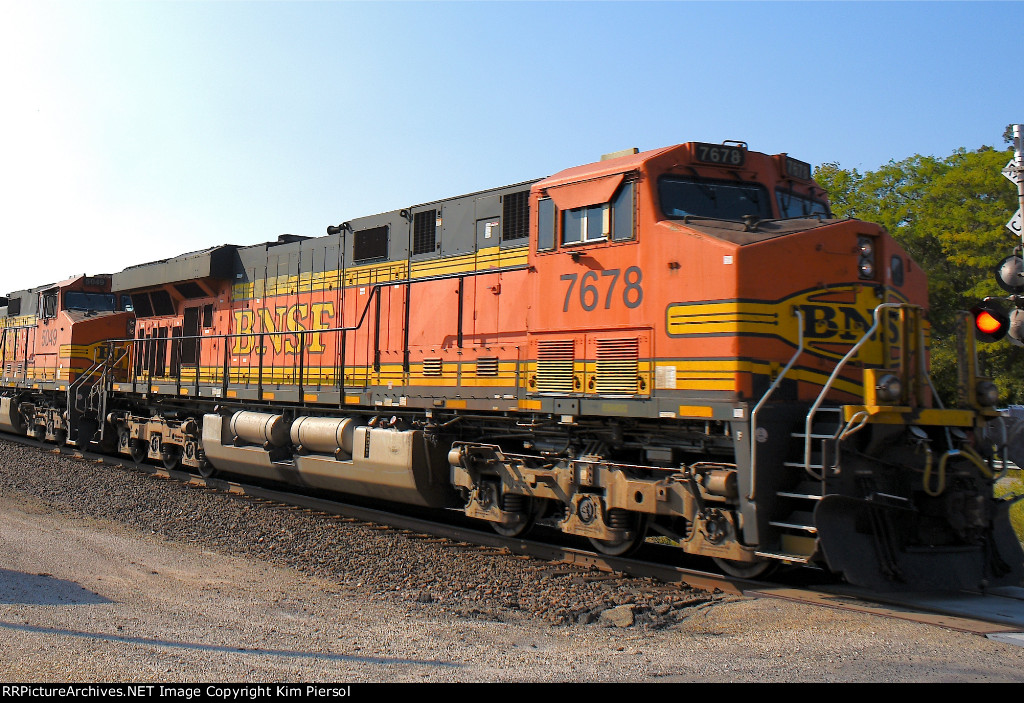 BNSF 7678 Pusher